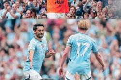 包含曼城击溃热刺，英超卫冕冠军强势登顶的词条