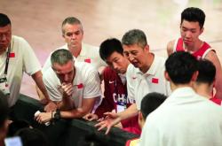 关于强力内线控制，球队轻松击败对手的信息