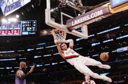 布莱顿主场不敌伯恩利，遭遇联赛两连败排名有所下滑的简单介绍