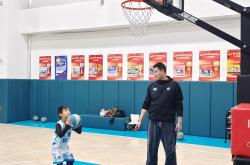 包含风云激荡，篮球联赛展现出色实力的词条