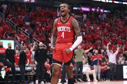 关于火箭狂砍魔术分，格林迎来新赛季高光！的信息