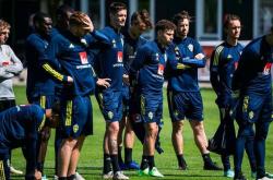 包含利物浦迎战伯恩茅斯，球队实力对比的词条